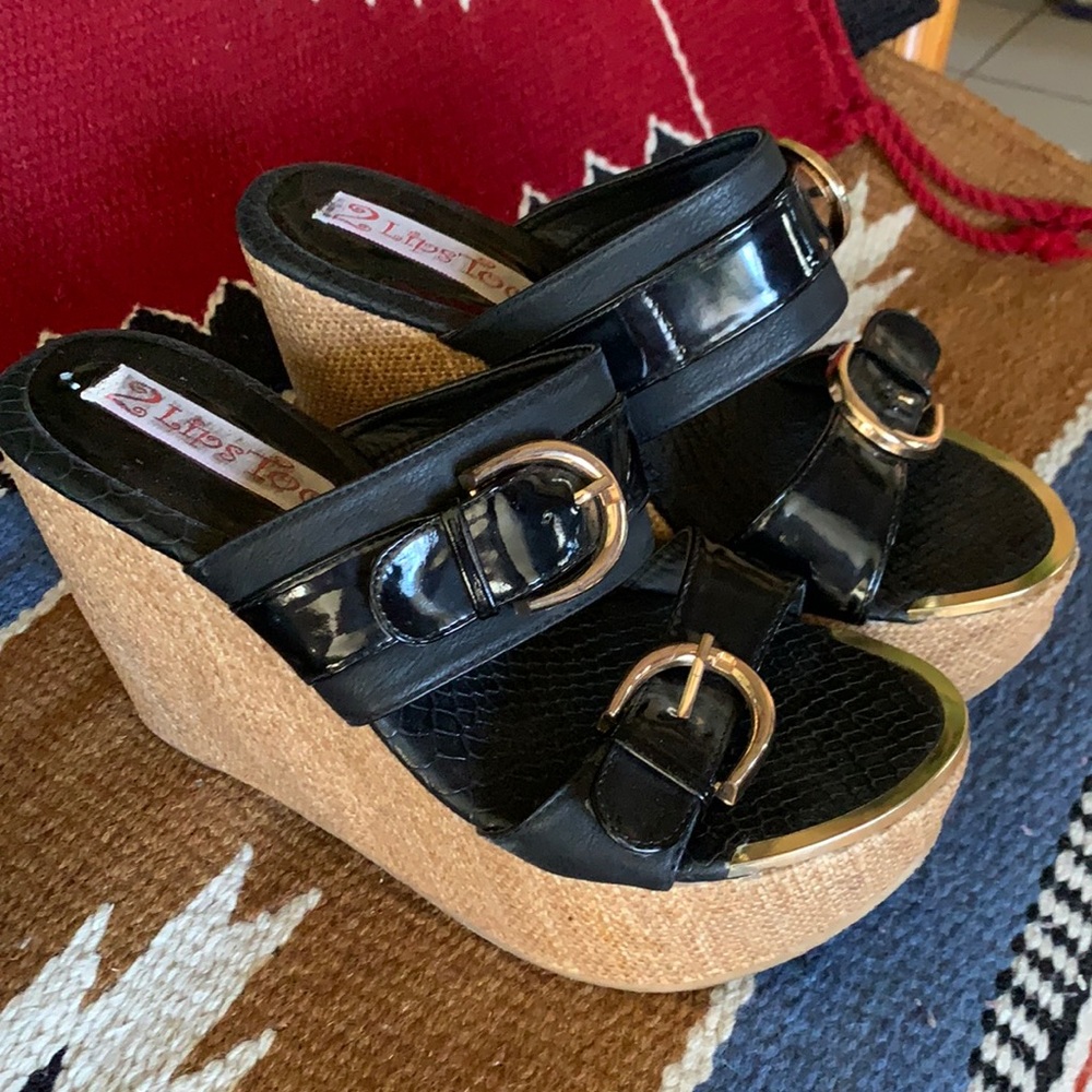 2 Lips Too platform sandal